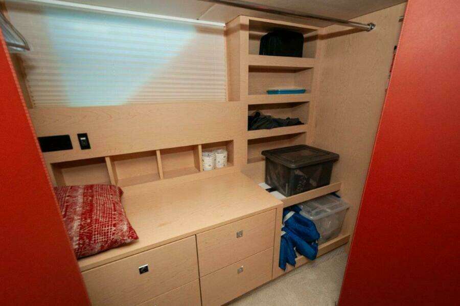 2019 Cruisers Yachts 60 Cantius- AFTER FIVE