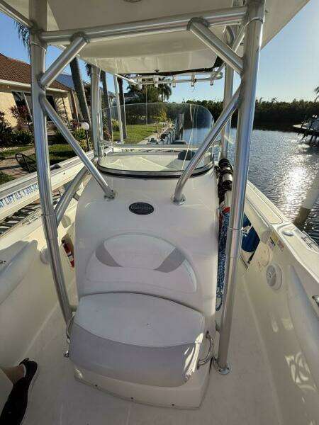 2006 Boston Whaler 240 Outrage
