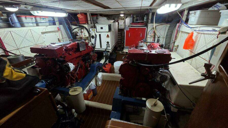 1987 DeFever 48 Tri Cabin