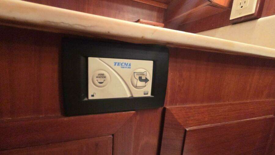 1987 DeFever 48 Tri Cabin