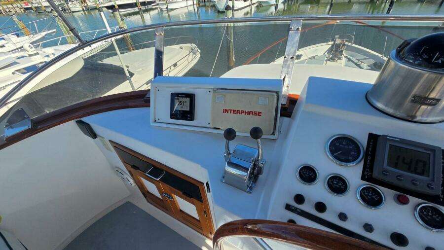 1987 DeFever 48 Tri Cabin