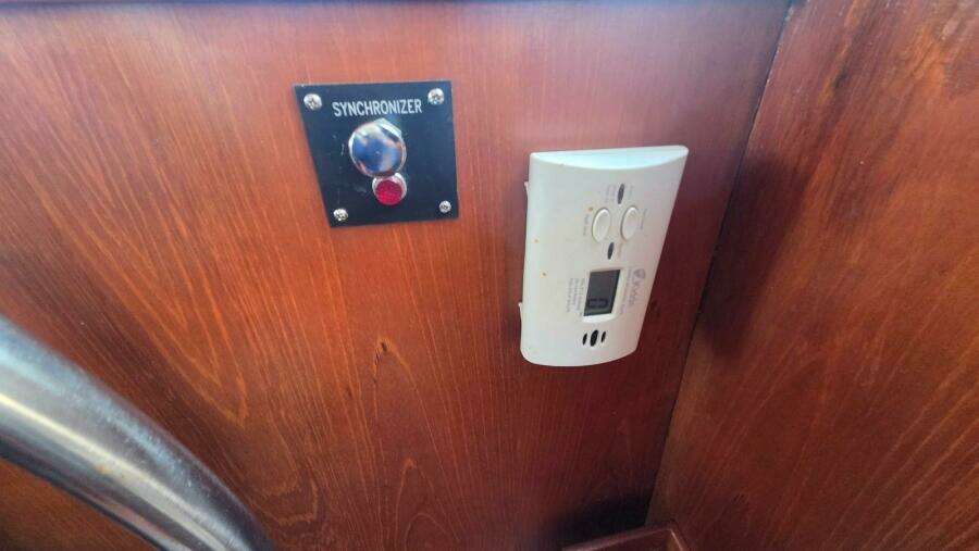 1987 DeFever 48 Tri Cabin