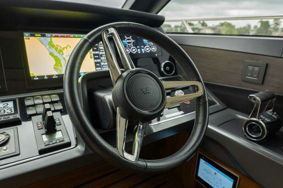 Princess 62 - Regent - Helm