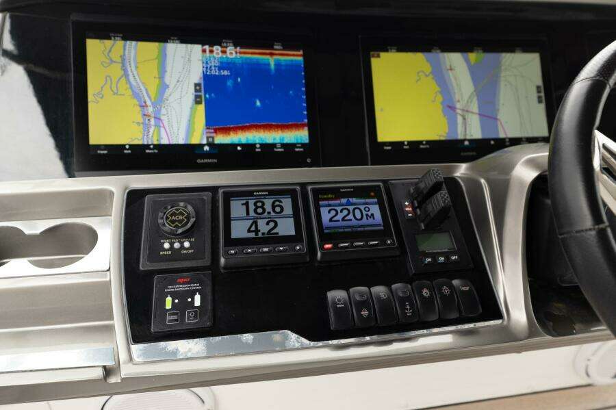 Princess 62 - Regent - Sport Bridge Helm