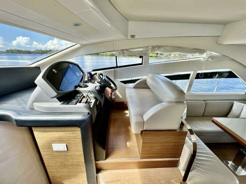 Rodman Muse - Lluvet - Helm