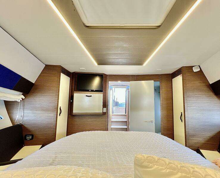 Rodman Muse - Lluvet - Stateroom