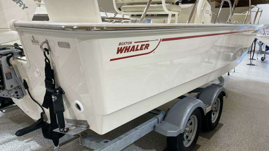 2022 Boston Whaler 