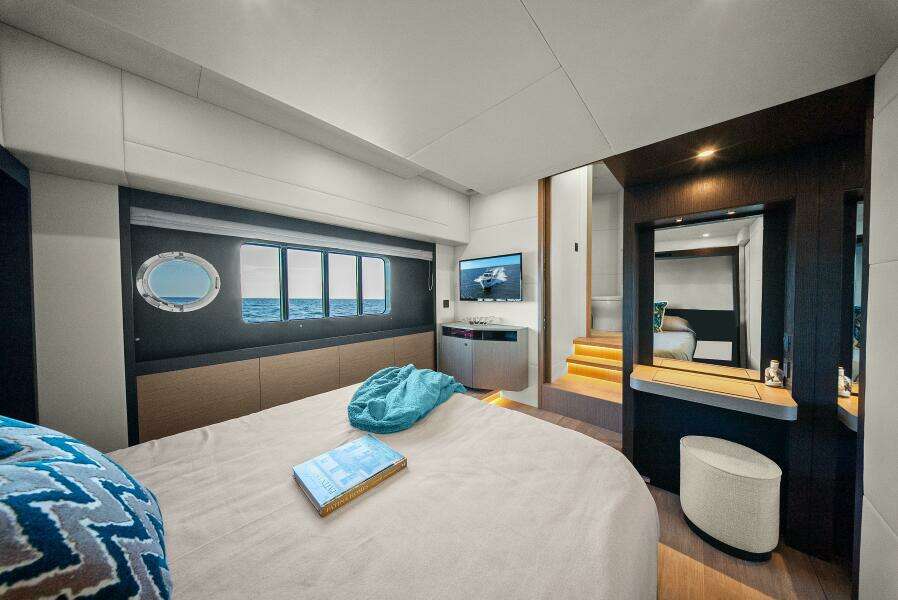 2025 Absolute 48 Navetta - Stateroom 