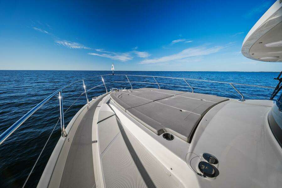 2025 Absolute 48 Navetta - Bow