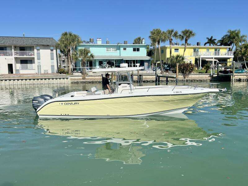 2005 Century 3200 Center Console