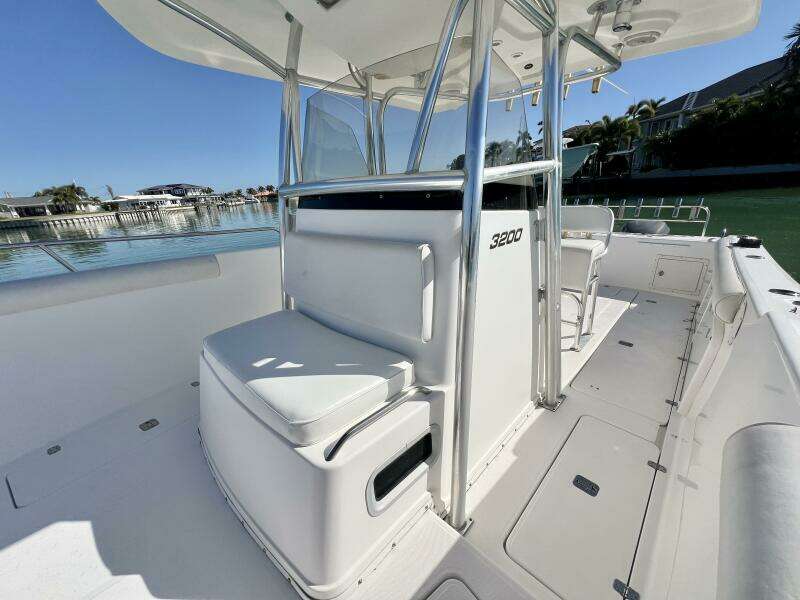 2005 Century 3200 Center Console