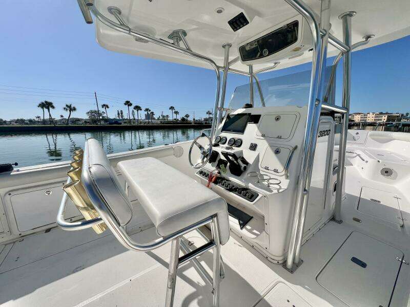 2005 Century 3200 Center Console