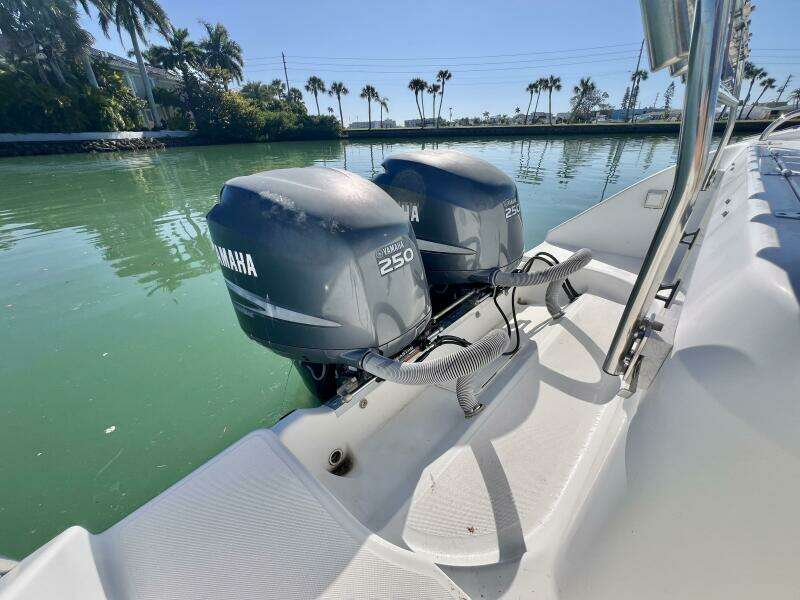 2005 Century 3200 Center Console