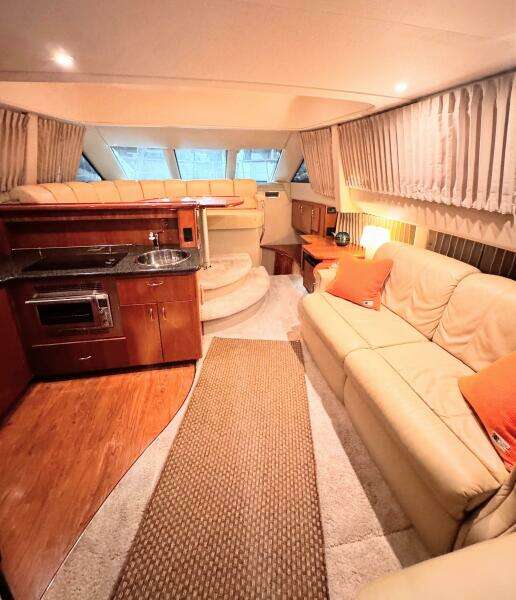 2005 Carver 36 Sedan