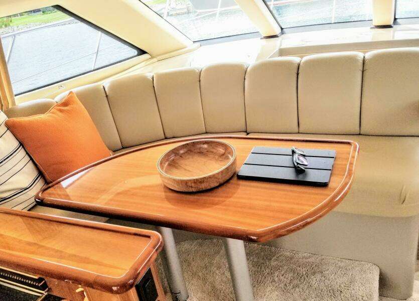 2005 Carver 36 Sedan