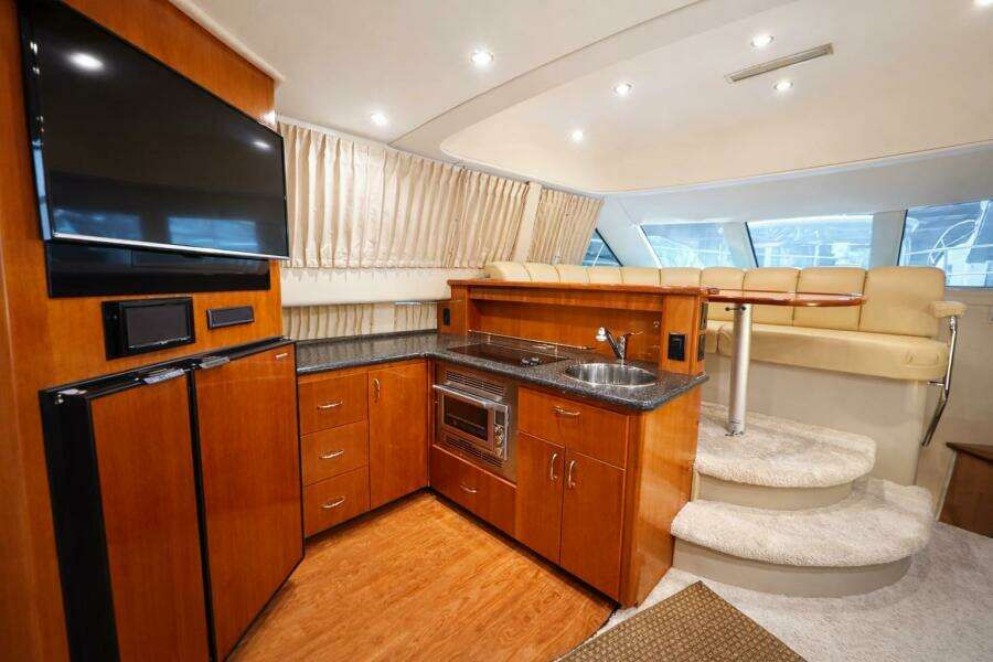 2005 Carver 36 Sedan