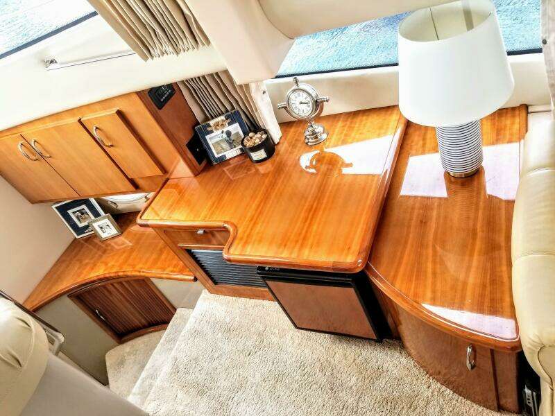 2005 Carver 36 Sedan