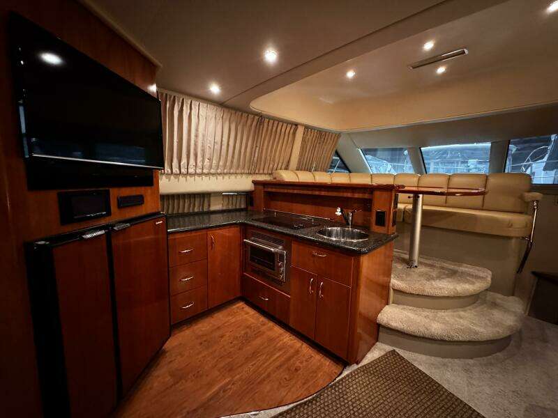 2005 Carver 36 Sedan