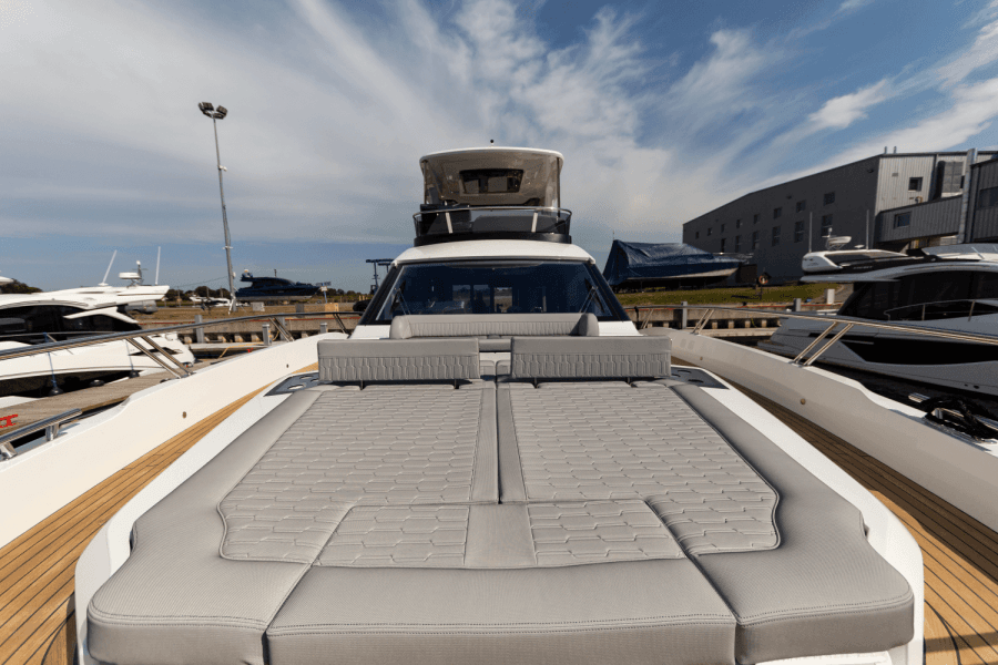 2025 Galeon 560 FLY