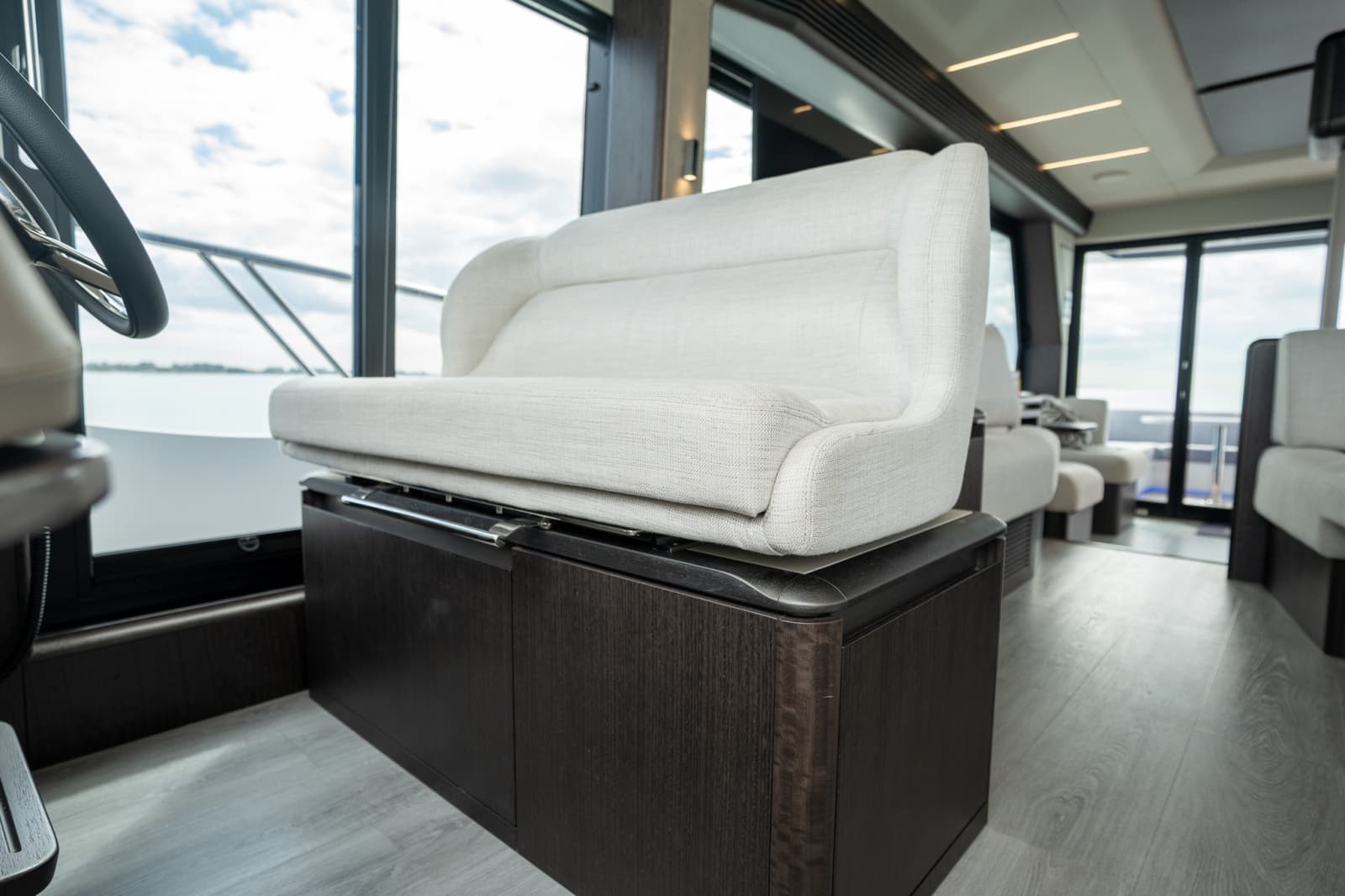 2025 Galeon 560 FLY