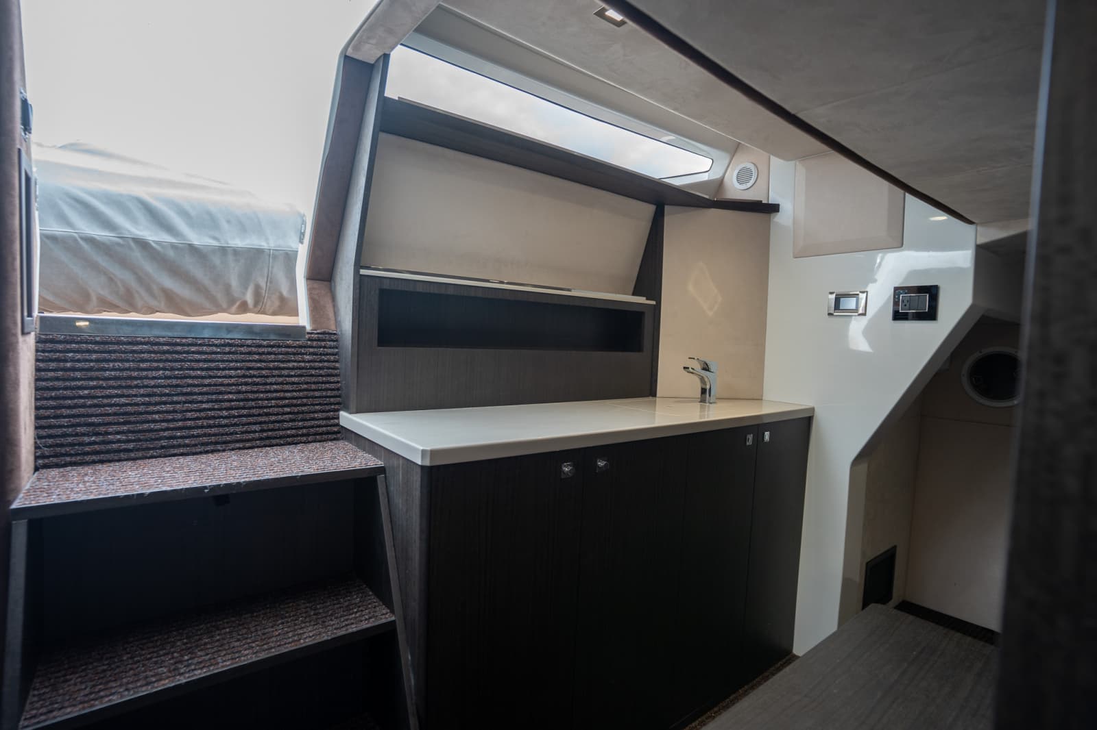 2025 Galeon 560 FLY