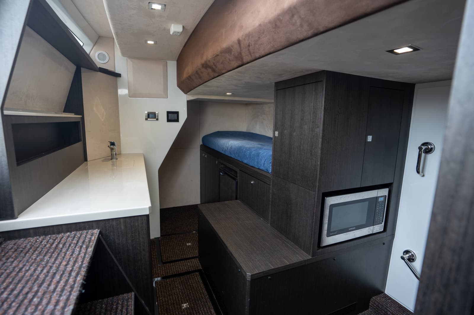 2025 Galeon 560 FLY