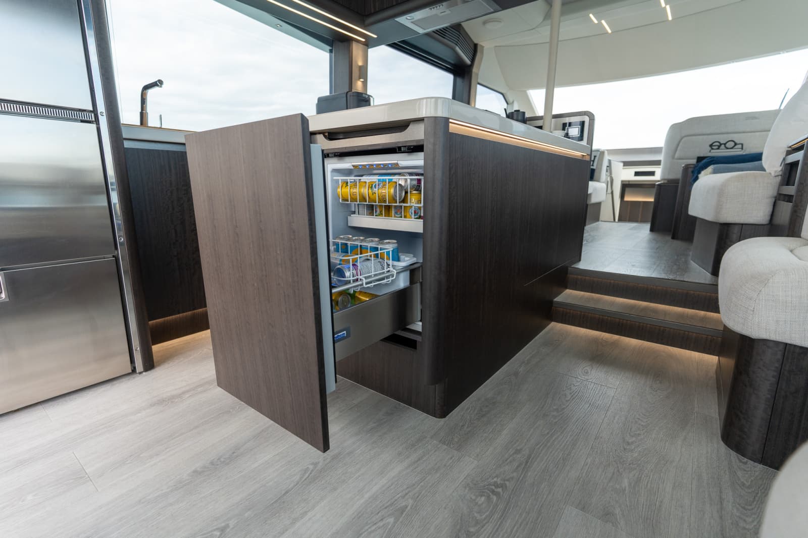 2025 Galeon 560 FLY