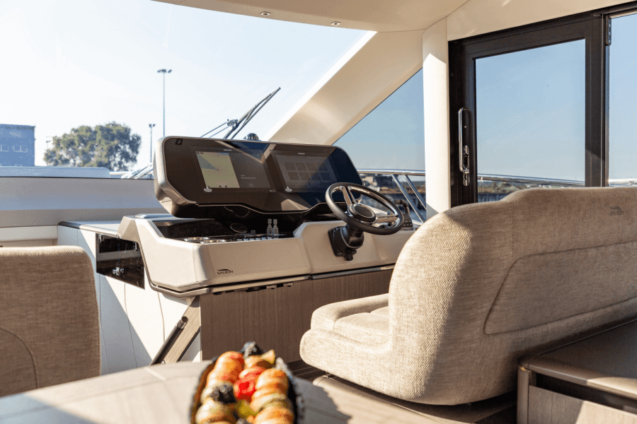 2025 Galeon 560 FLY