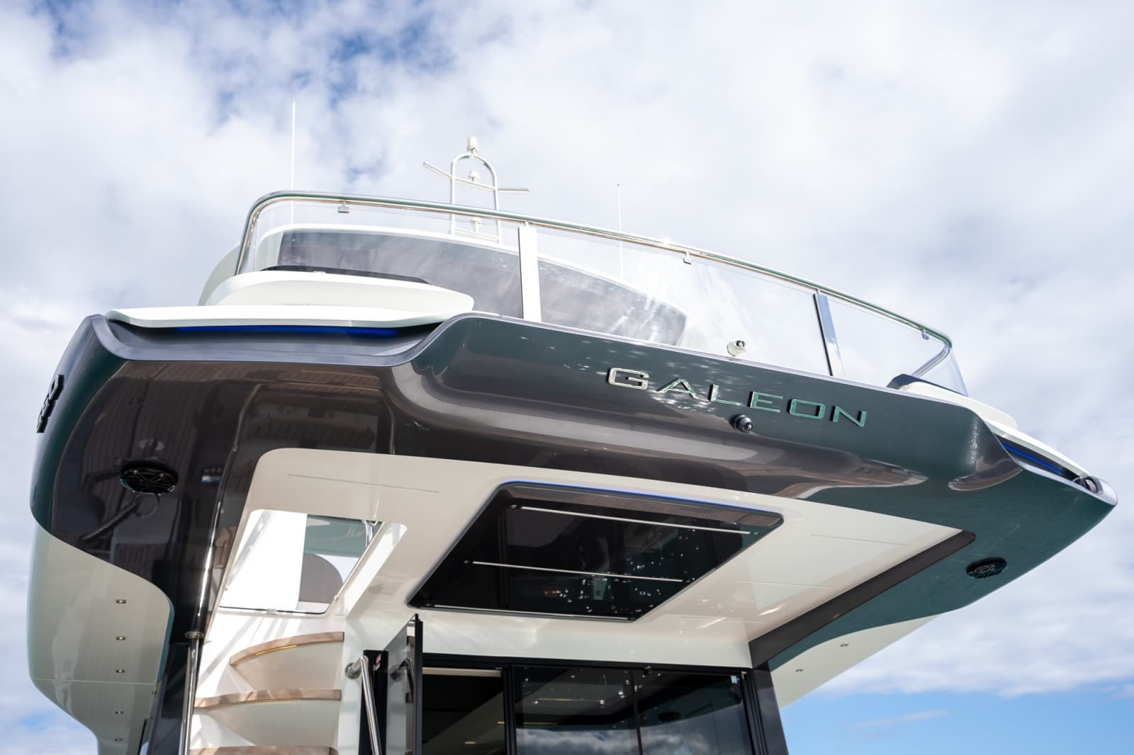 2025 Galeon 560 FLY