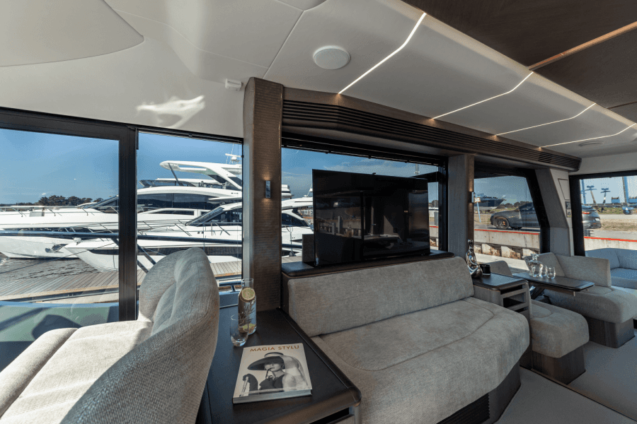2025 Galeon 560 FLY