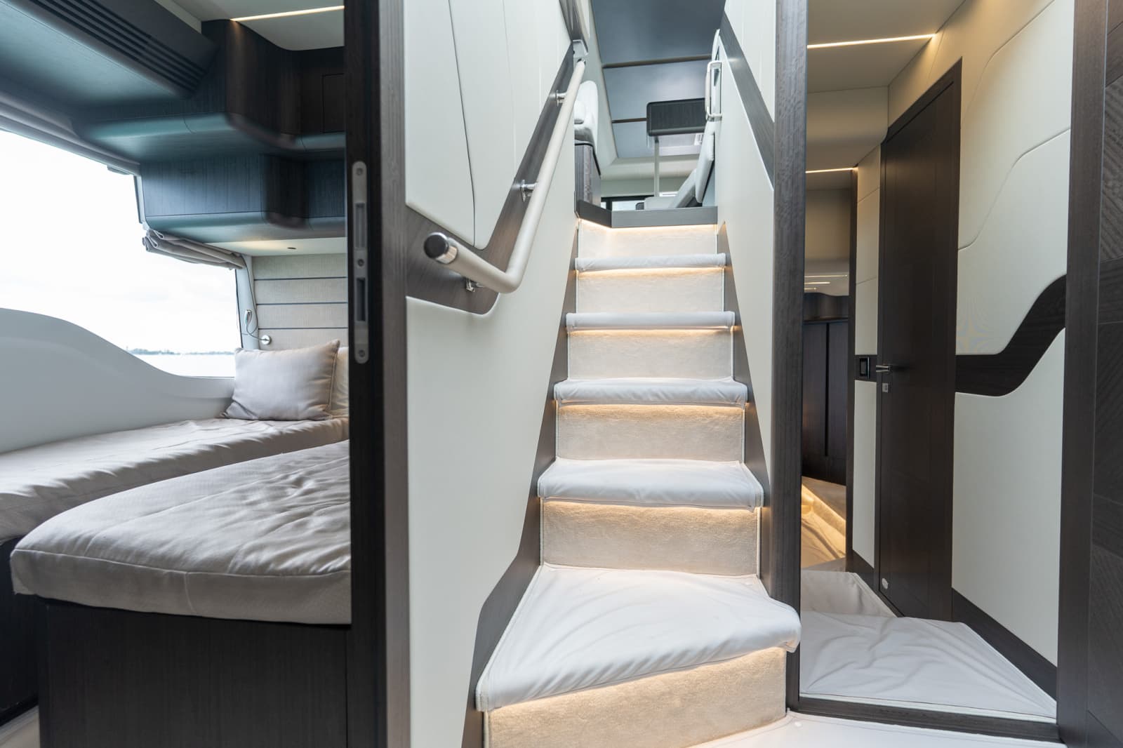 2025 Galeon 560 FLY
