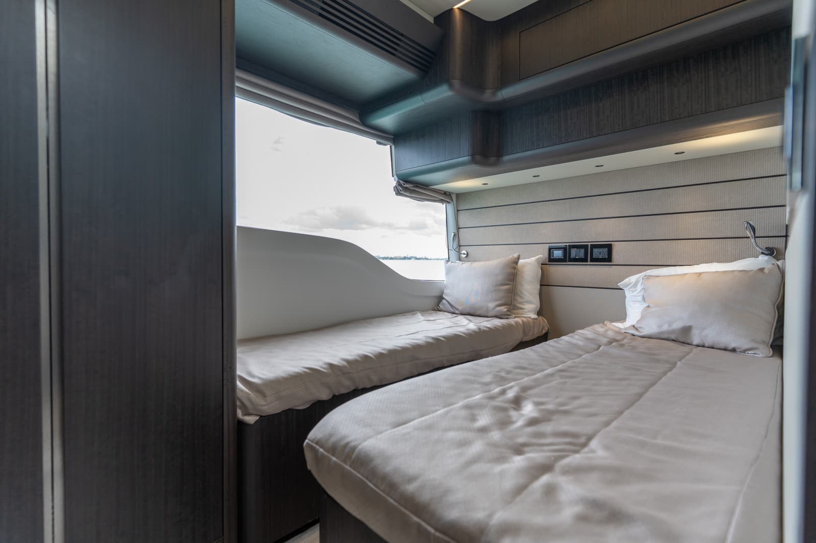 2025 Galeon 560 FLY