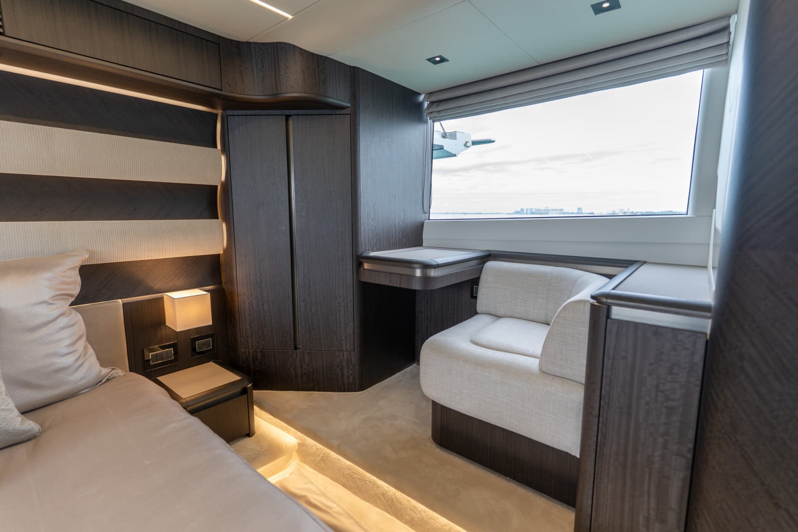 2025 Galeon 560 FLY