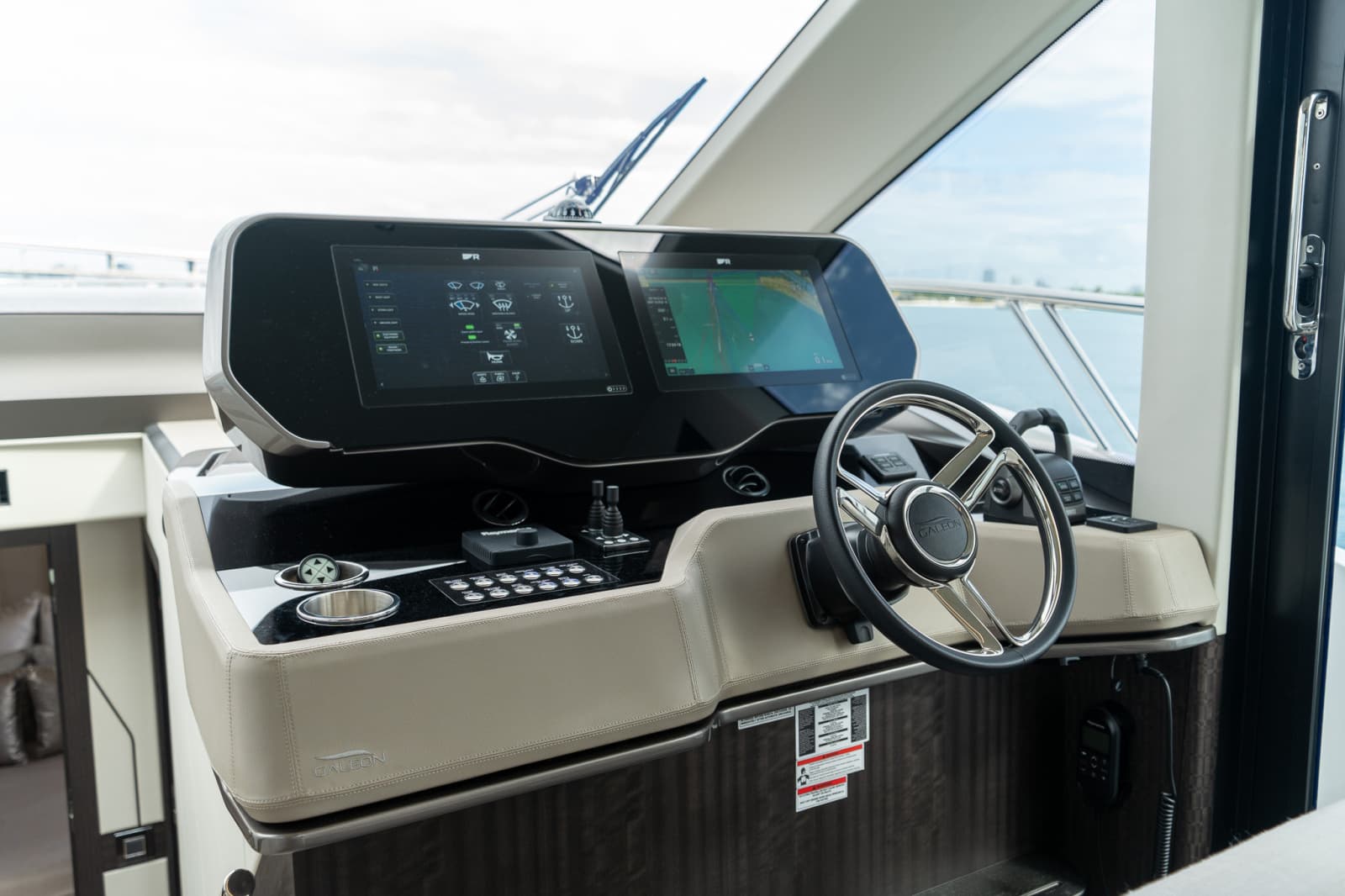 2025 Galeon 560 FLY