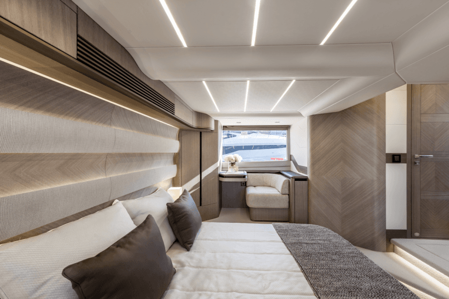 2025 Galeon 560 FLY