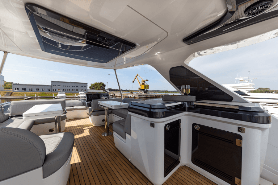2025 Galeon 560 FLY