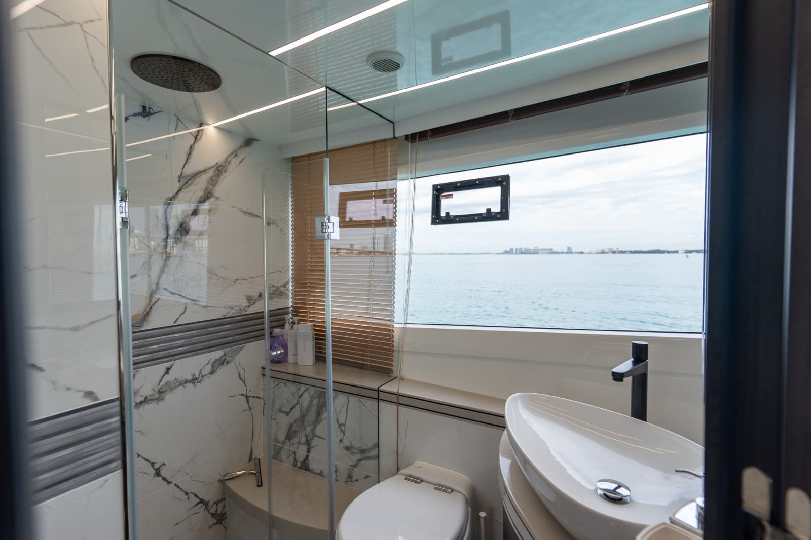 2025 Galeon 560 FLY