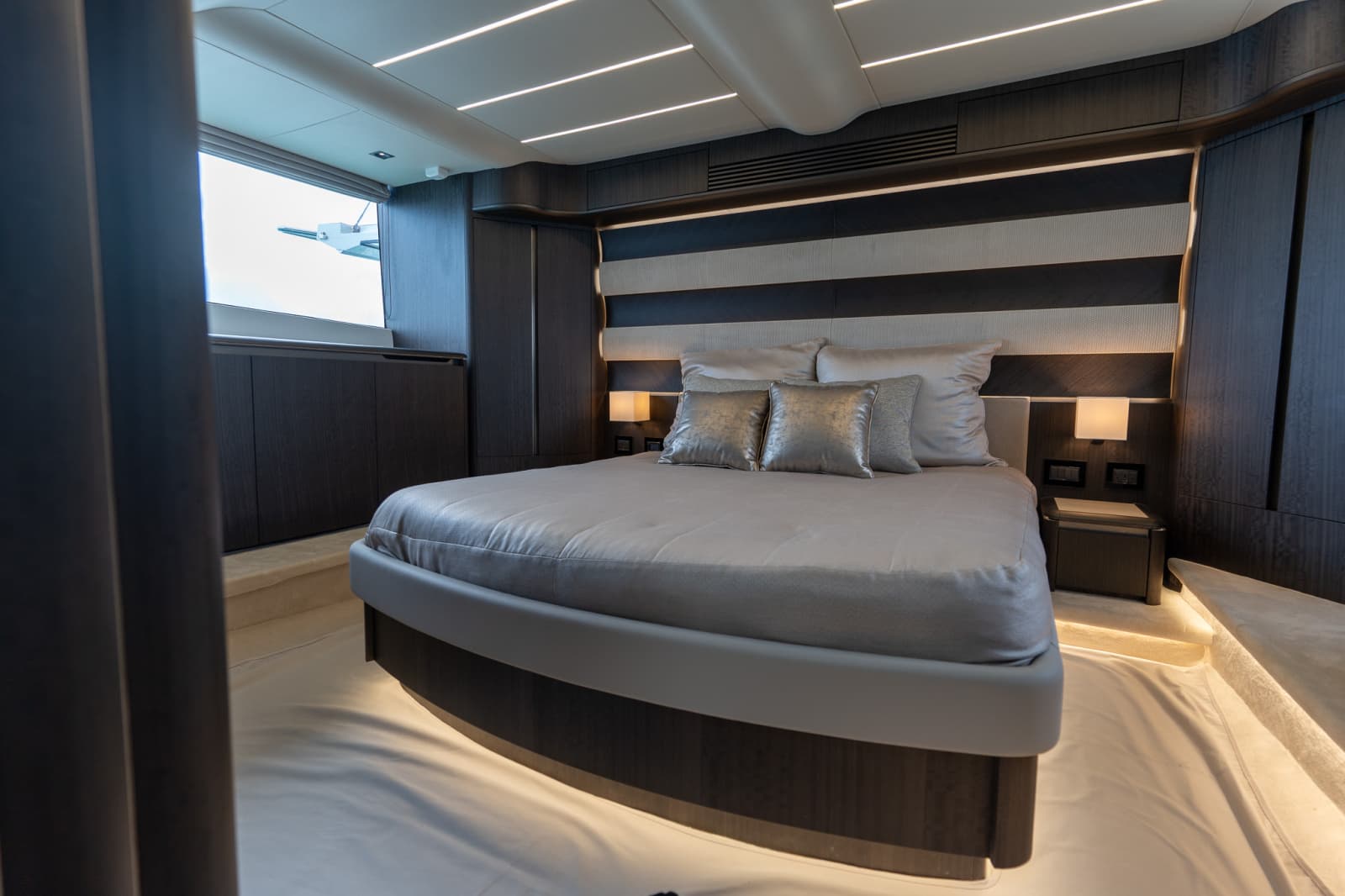 2025 Galeon 560 FLY