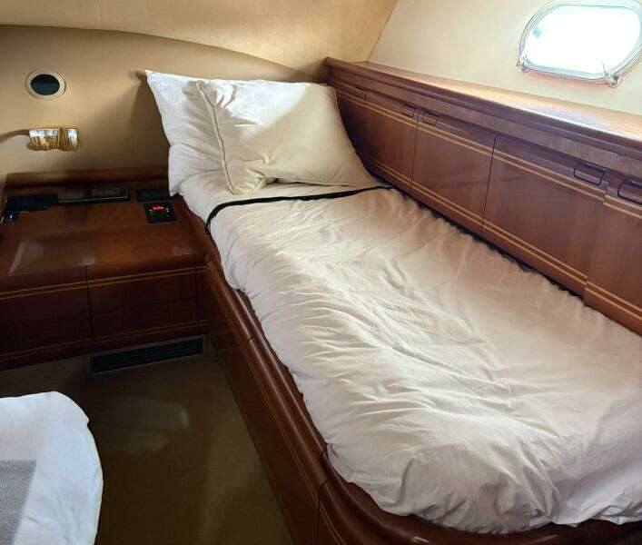 1999 Ferretti Yachts 80 RPH