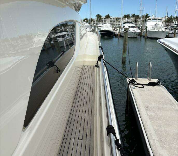 1999 Ferretti Yachts 80 RPH