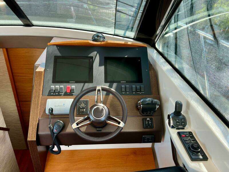 2016 Tiara Yachts 39 Coupe