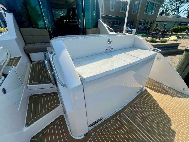 2016 Tiara Yachts 39 Coupe