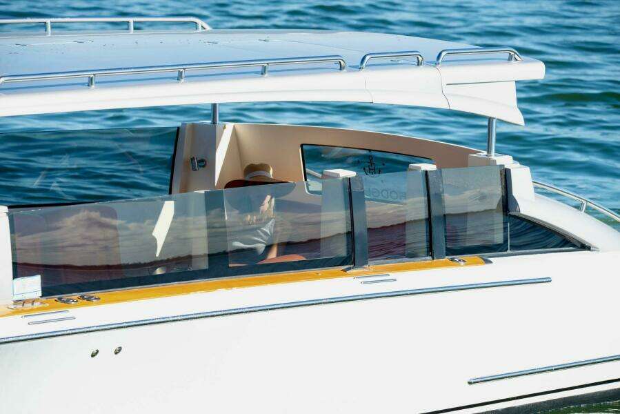 2016 Hodgdon Yachts Venetian Limo
