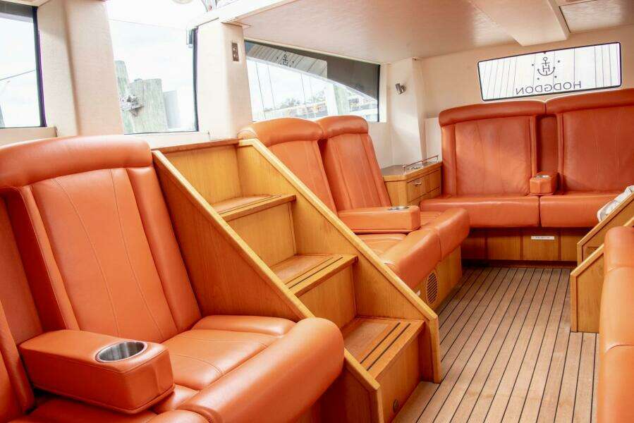 2016 Hodgdon Yachts Venetian Limo