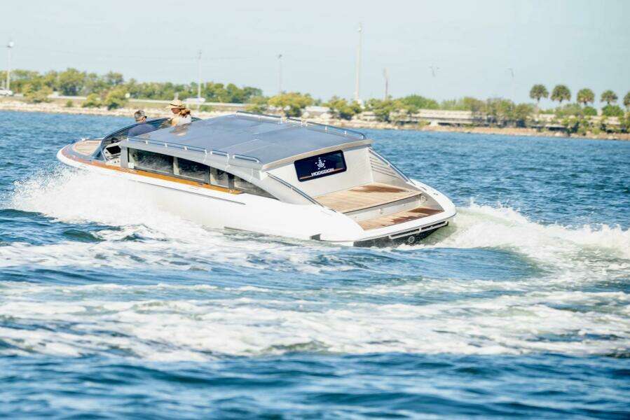 2016 Hodgdon Yachts Venetian Limo