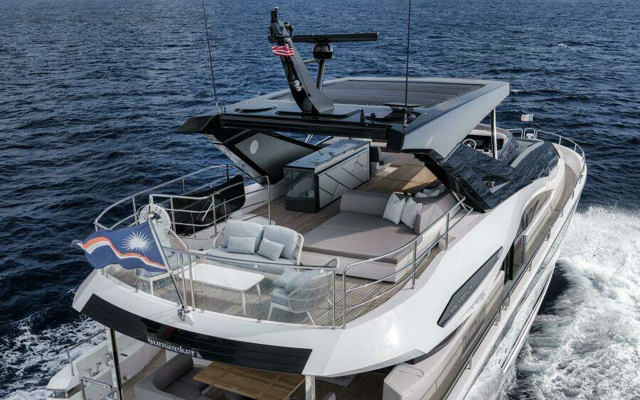 2026 Sunseeker 88 Yacht