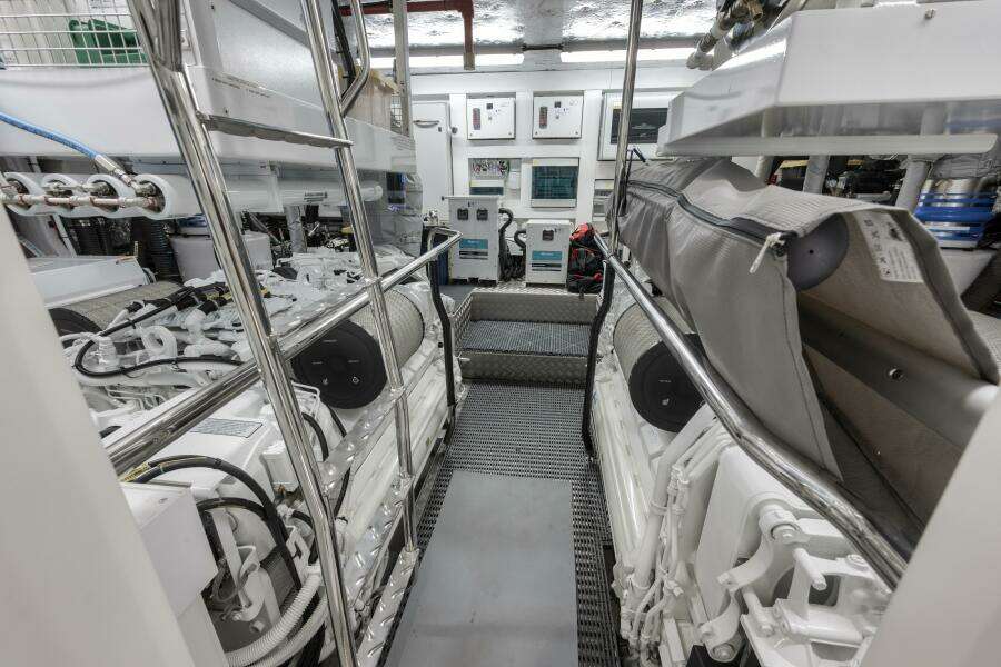 2026 Sunseeker 88 Yacht