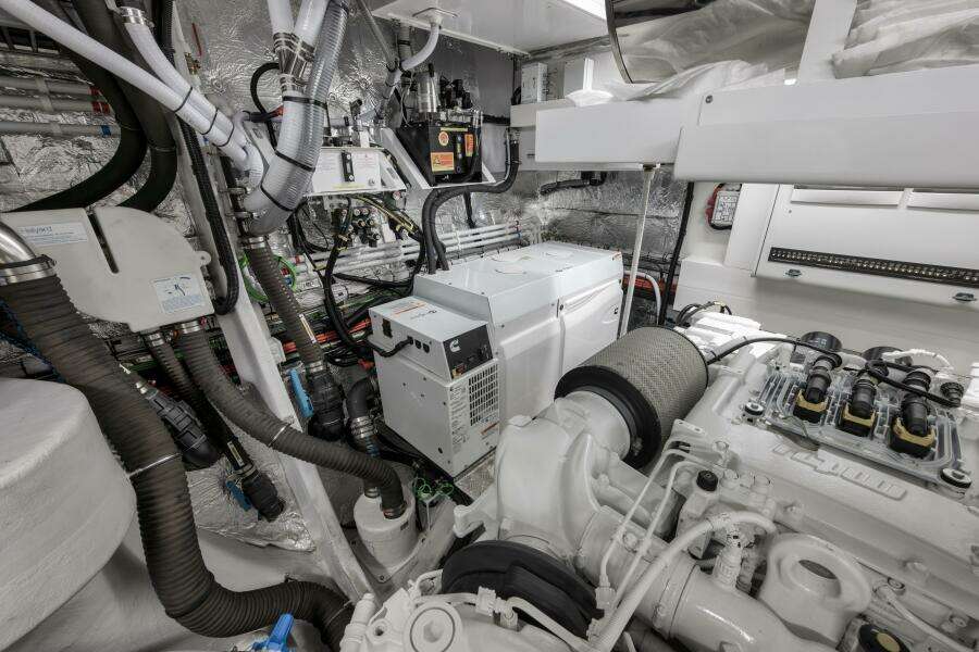 2026 Sunseeker 88 Yacht