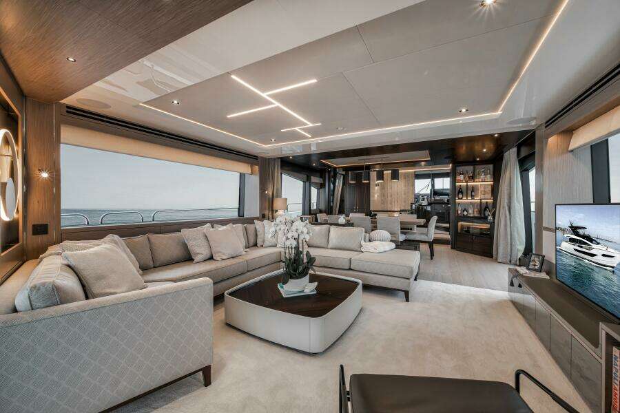 2026 Sunseeker 88 Yacht