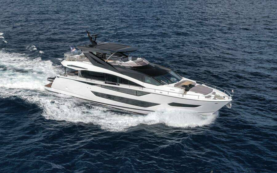 2026 Sunseeker 88 Yacht